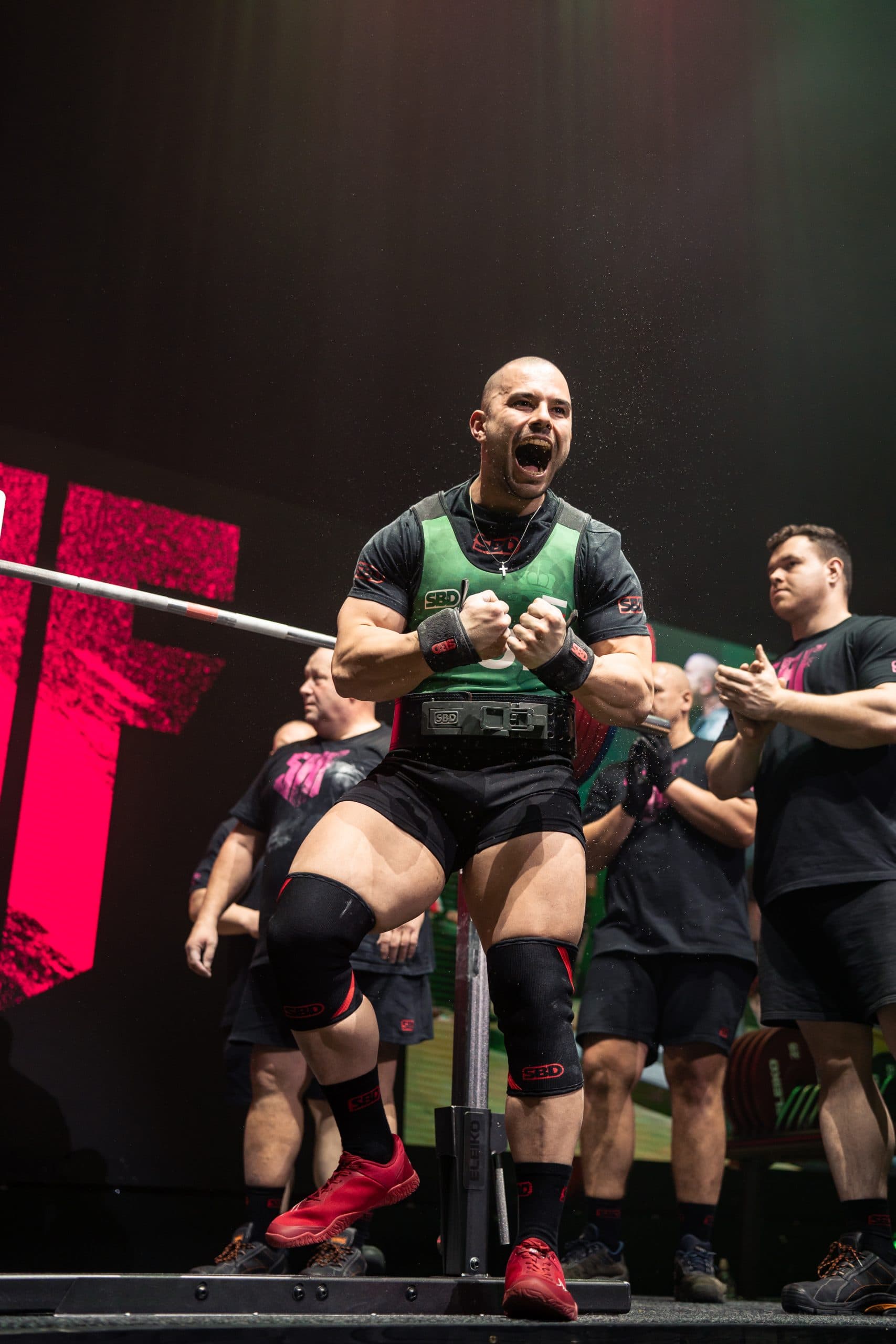 Емил Кръстев на SBD Sheffield 2025 пауърлифтинг турнир