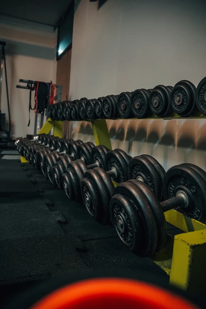 Strength Squad HQ — стойка с дъмбели